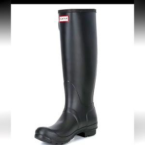 Hunter boots size 10 w/Hunter logo on back